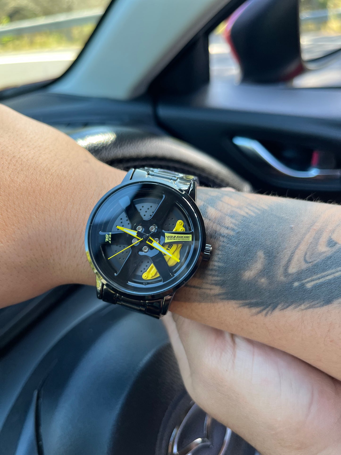 LUXURY CAR WHEELWATCH